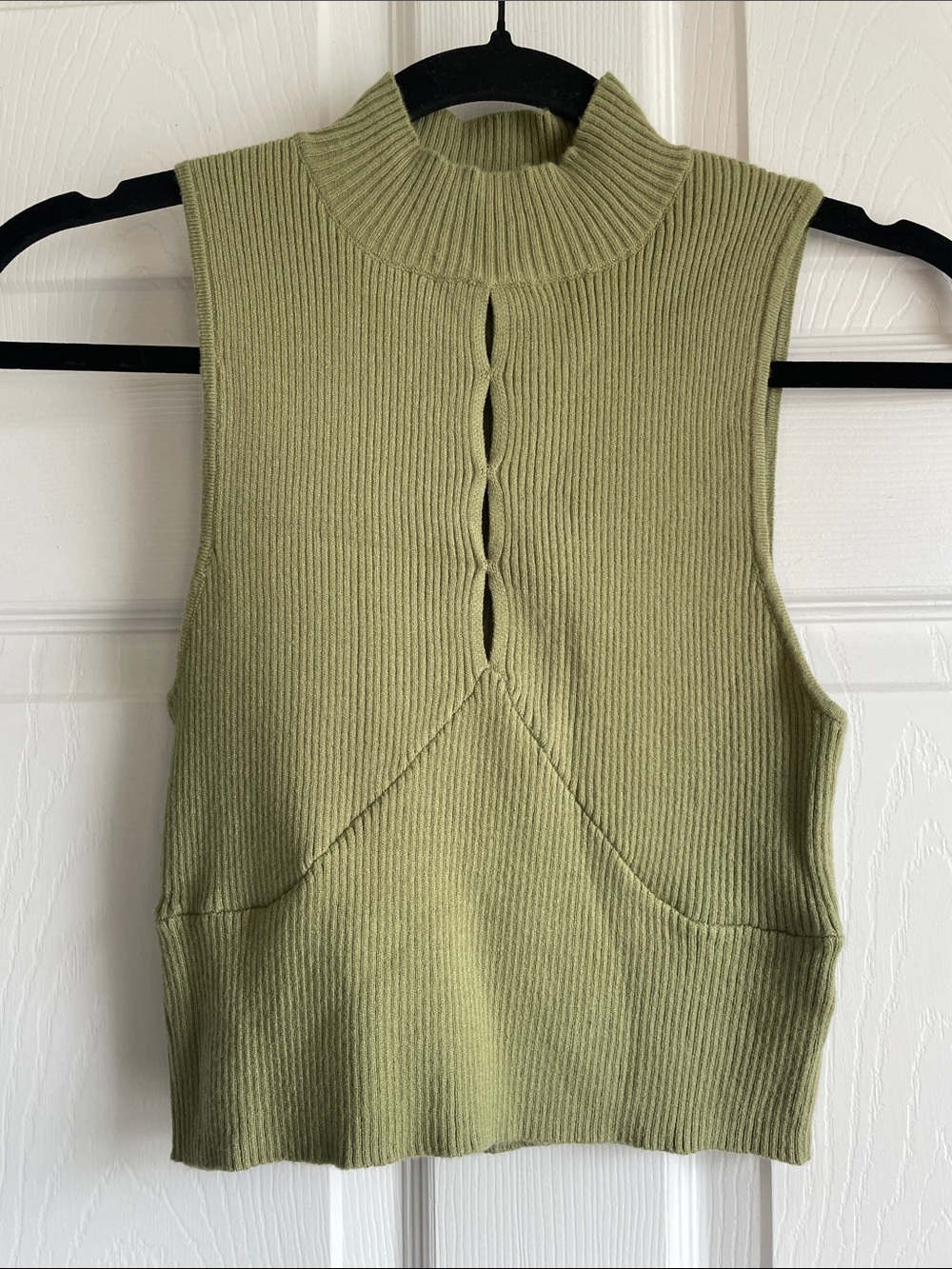 Kendall & Kylie Ribbed Mock Neck Tank